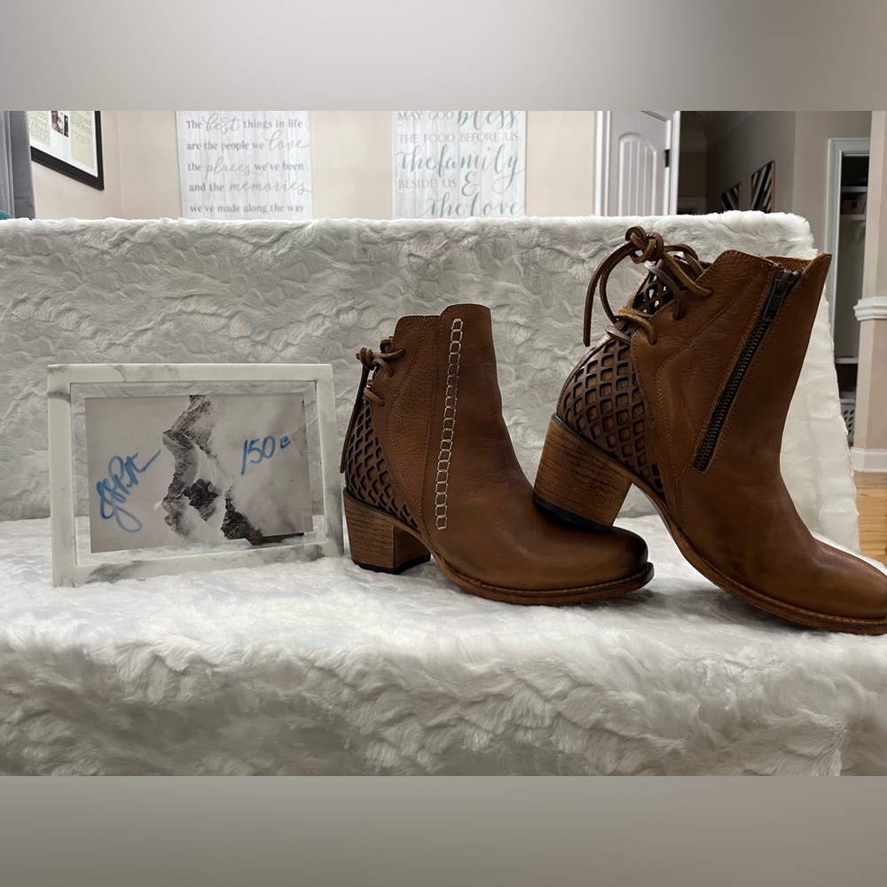 Freebird Boots, NEW